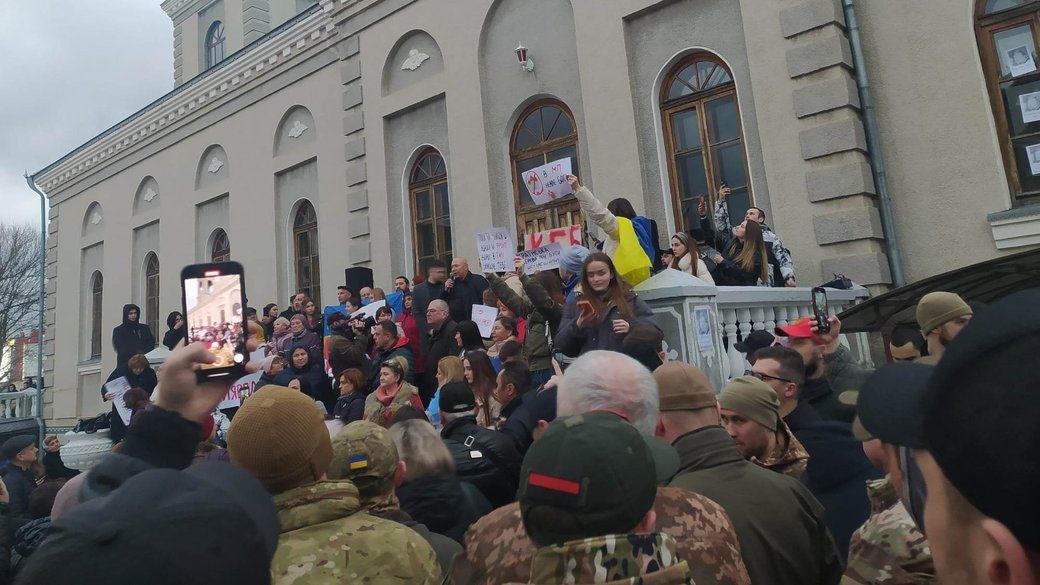 Свято-Покровський собор у Хмельницькому перейшов до ПЦУ після побиття захисника