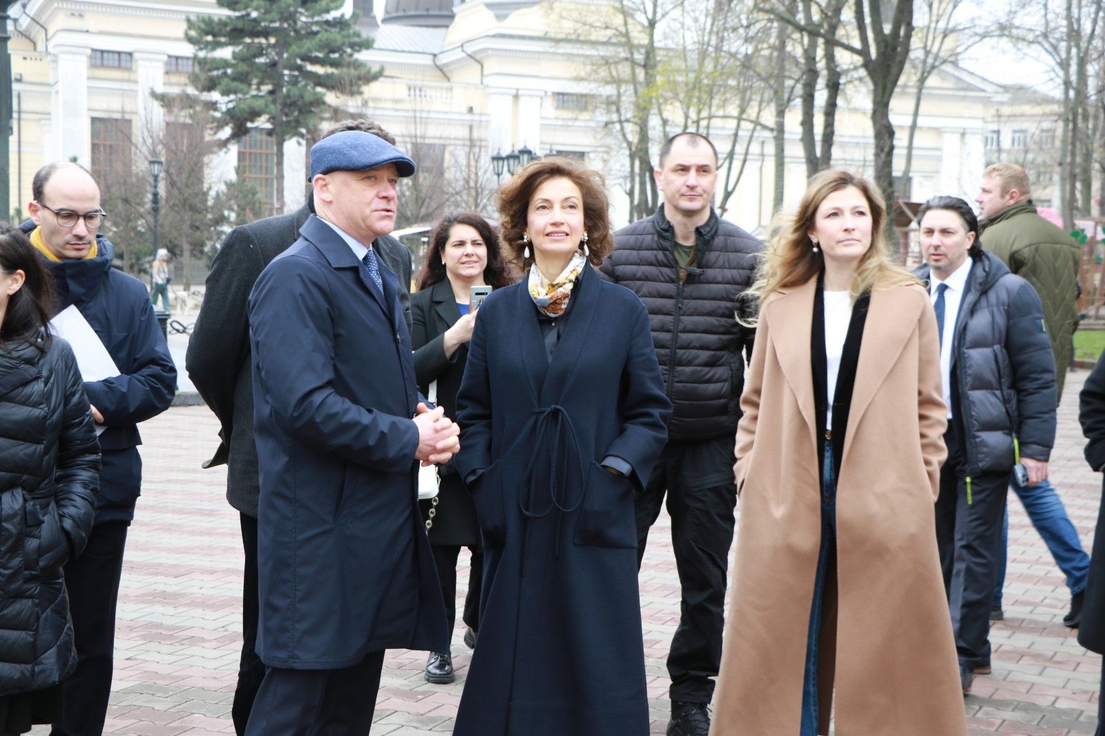 Гендиректорка ЮНЕСКО пані Одрі Азулє (в центрі) під час візиту до Одеси на початку квітня.
