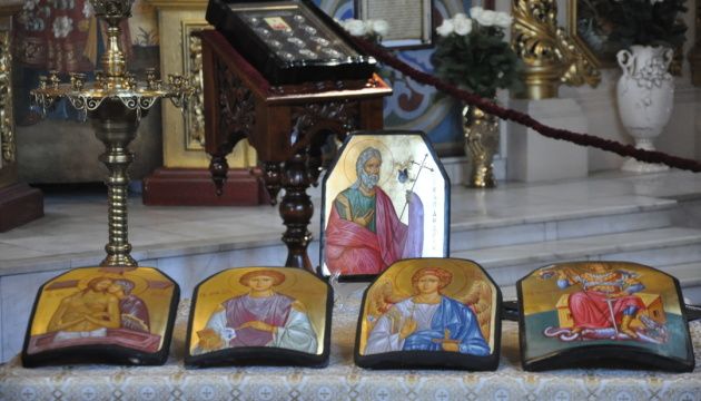 Ікони писані на бронеплитах: Епіфаній у Михайлівському соборі здійснив освячення