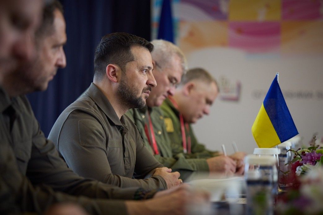 Зеленський останным часом говорив про те, що Україна потребує винищувачів F-16 на всых майданчиках та в багатьох столицях.