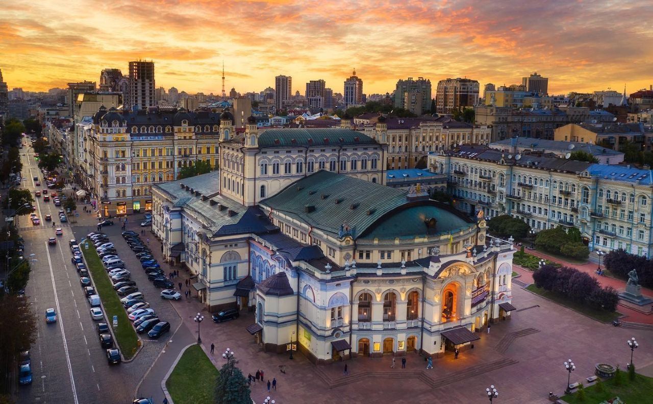 Залишиться Національна опера України головною оперною сценою країни, чи втратить усі свої традиції?