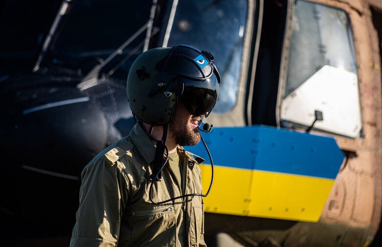 На півночі України відбулися військові навчання вертолітників ЗСУ, фото