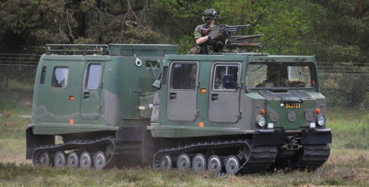 Німеччина передала Україні перші гусеничні всюдиходи Bandvagn 206