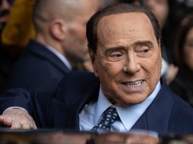 Неоднозначний Сильвіо: Берлусконі помер у міланській лікарні