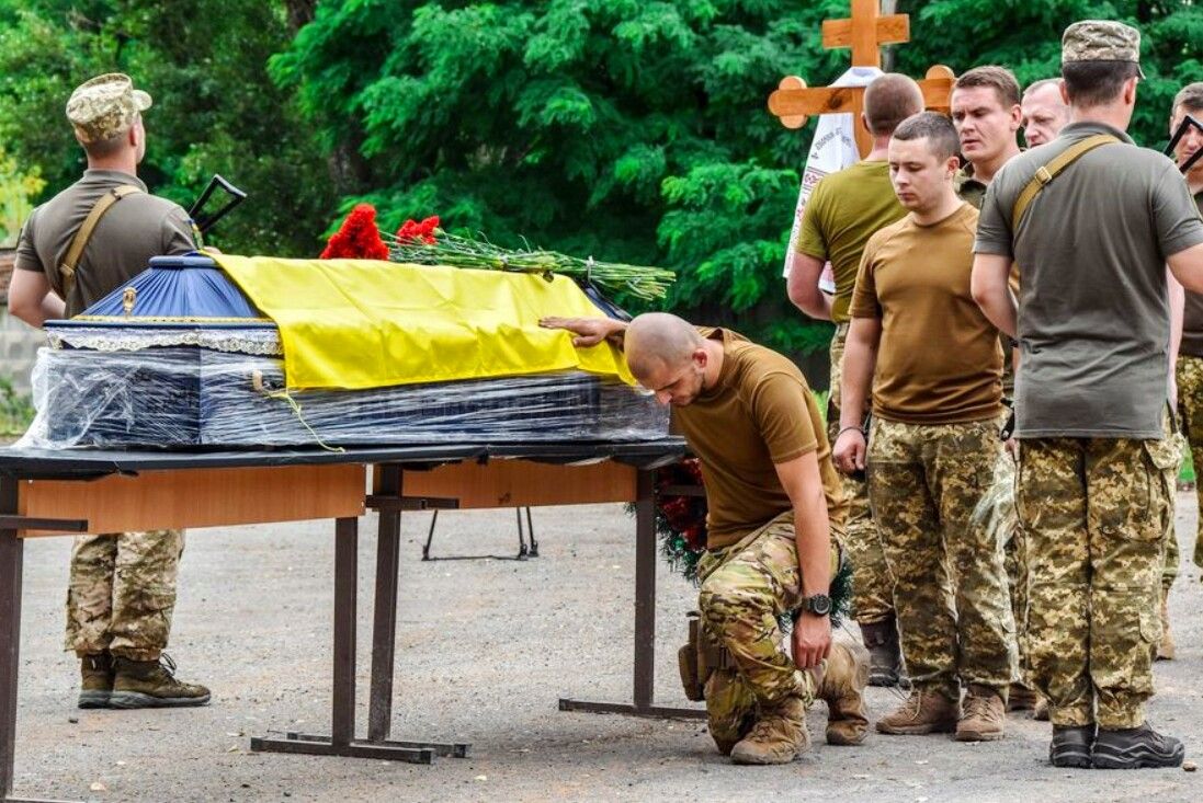 Герої не вмирають: Україна повернула тіла 51 полеглого захисника
