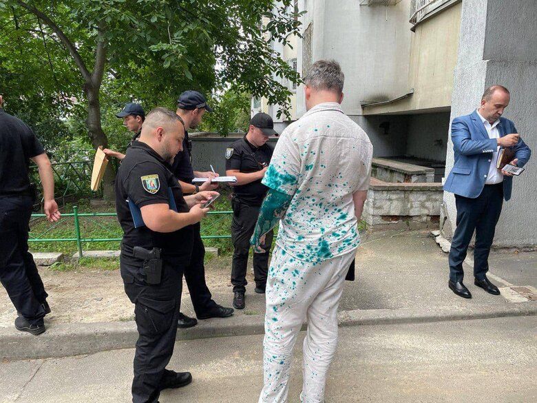 На екснардепа Юрія Левченка біля дому в Києві напали тітушки