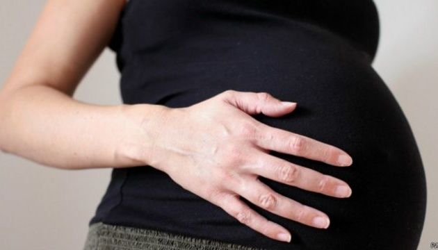 Верховна Рада підтримала в першому читанні законопроєкт №5492, який дозволяє парі розлучатися під час вагітності дружини та першого року життя дитини.