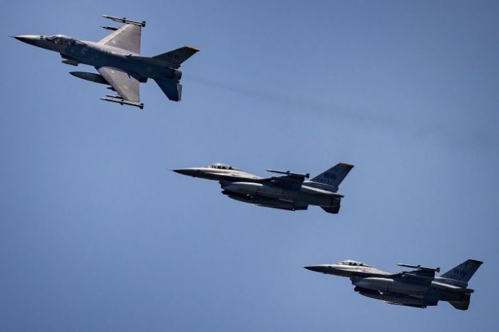 Українські пілоти навчатимуться на новітніх винищувачах  F-16 у США