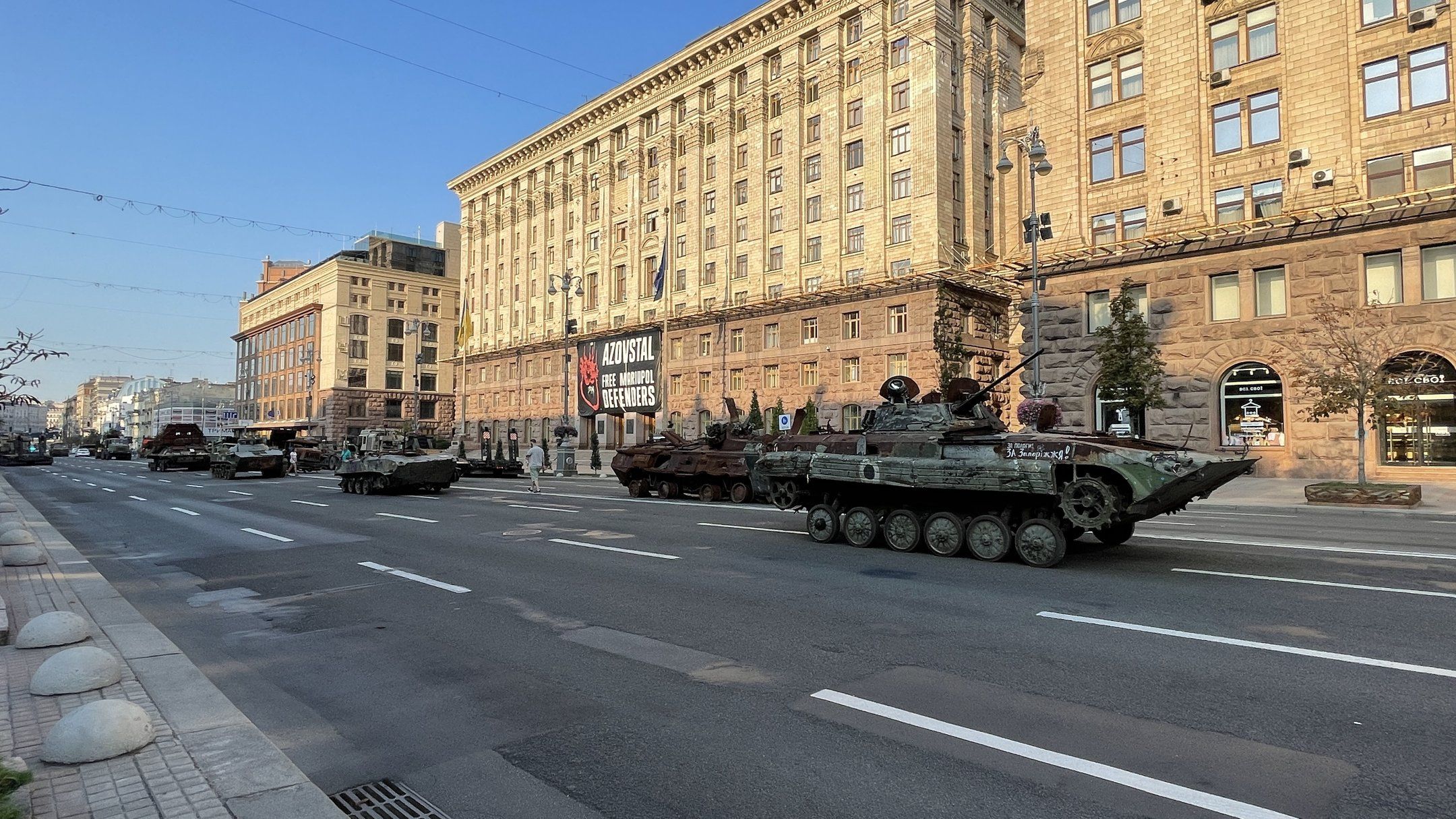 Парад руїн: на Хрещатику облаштовують виставку знищеної  військової техніки РФ