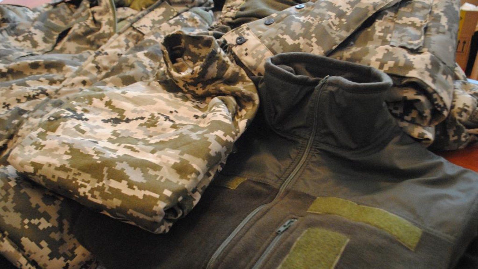 «Золоті» куртки для ЗСУ: в Міноборони розкрили деталі скандальної закупівлі