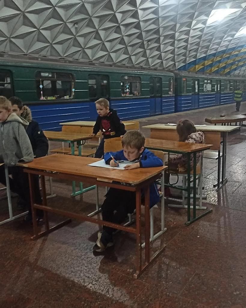 Укриття, метро й шляхи евакуації: як українські школи готуються до 1 вересня