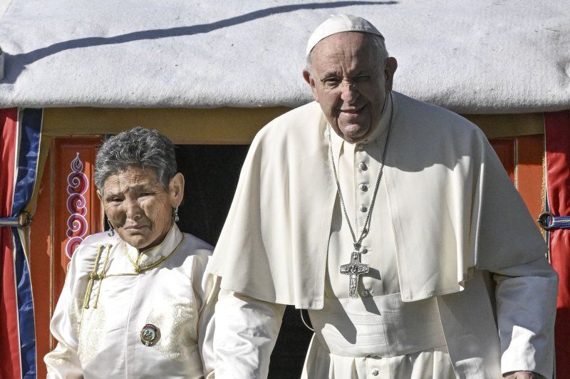 Папа Франциск  захоплюється ще й традиціями Монгольської імперії