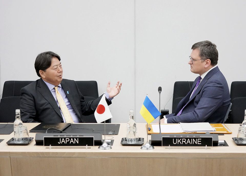 Голова МЗС Японії таємно здійснює візит до Києва