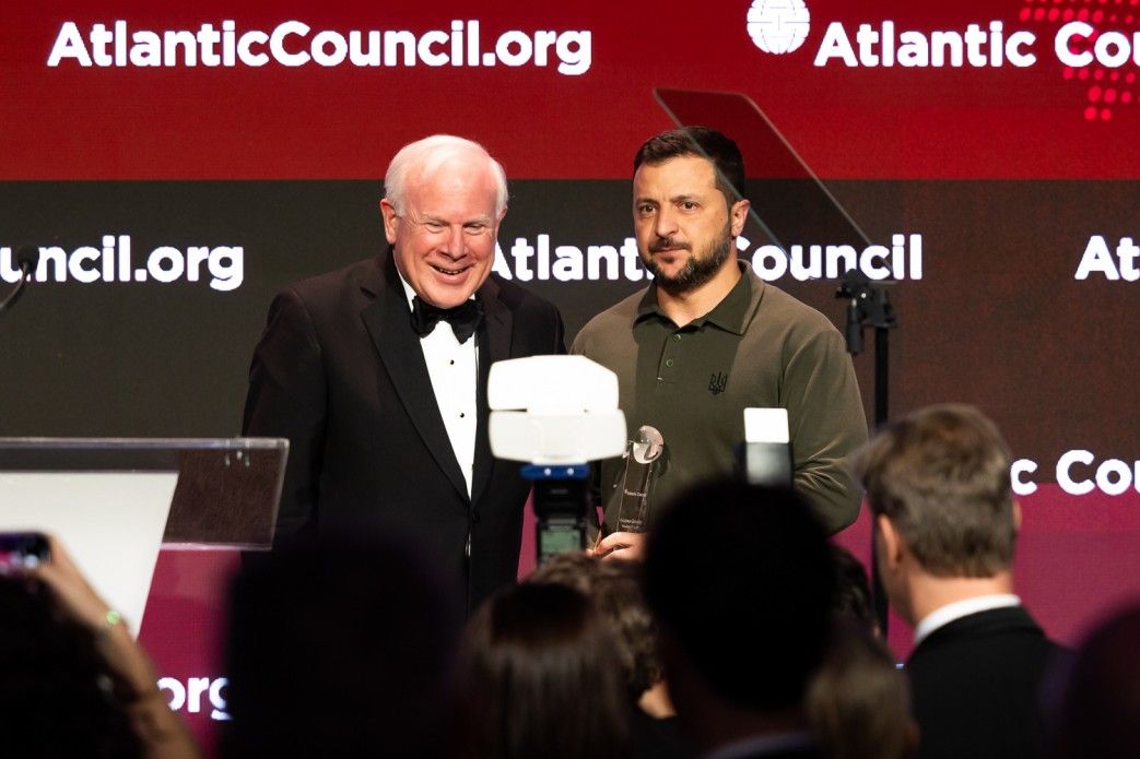 Зеленському у Нью-Йорку вручили премію Atlantic Council Global Citizen Awards