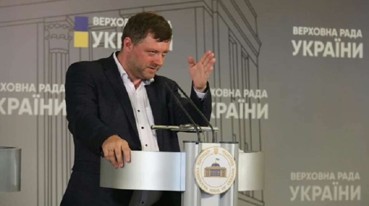 Перший віцеспікер парламенту Олександр Корнієнко вказує курс до узурпації Зе-влади