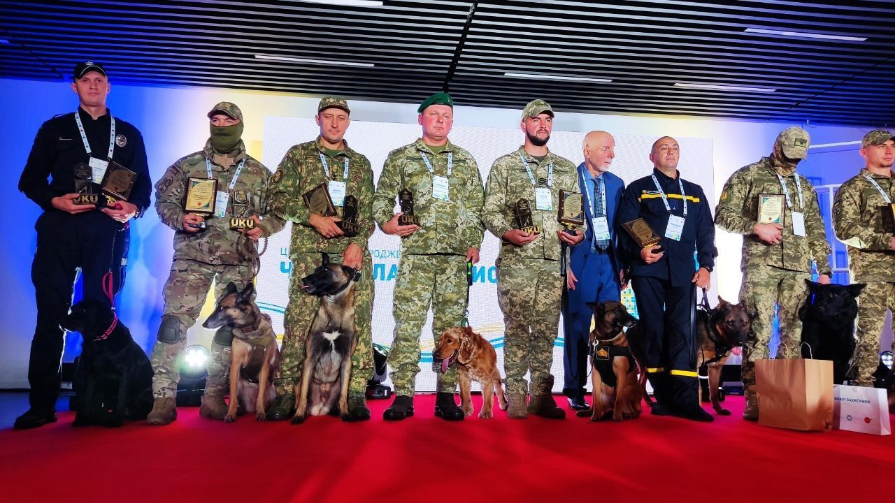 «Чотирилапі захисники»: у Києві відбулася церемонія нагородження службових собак, фото