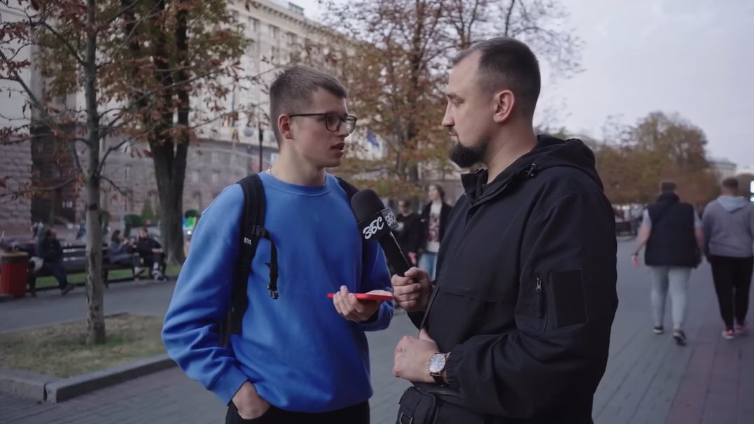 Хейт як інструмент: опитування молоді Києва про оборонців Маріуполя спричинило скандал