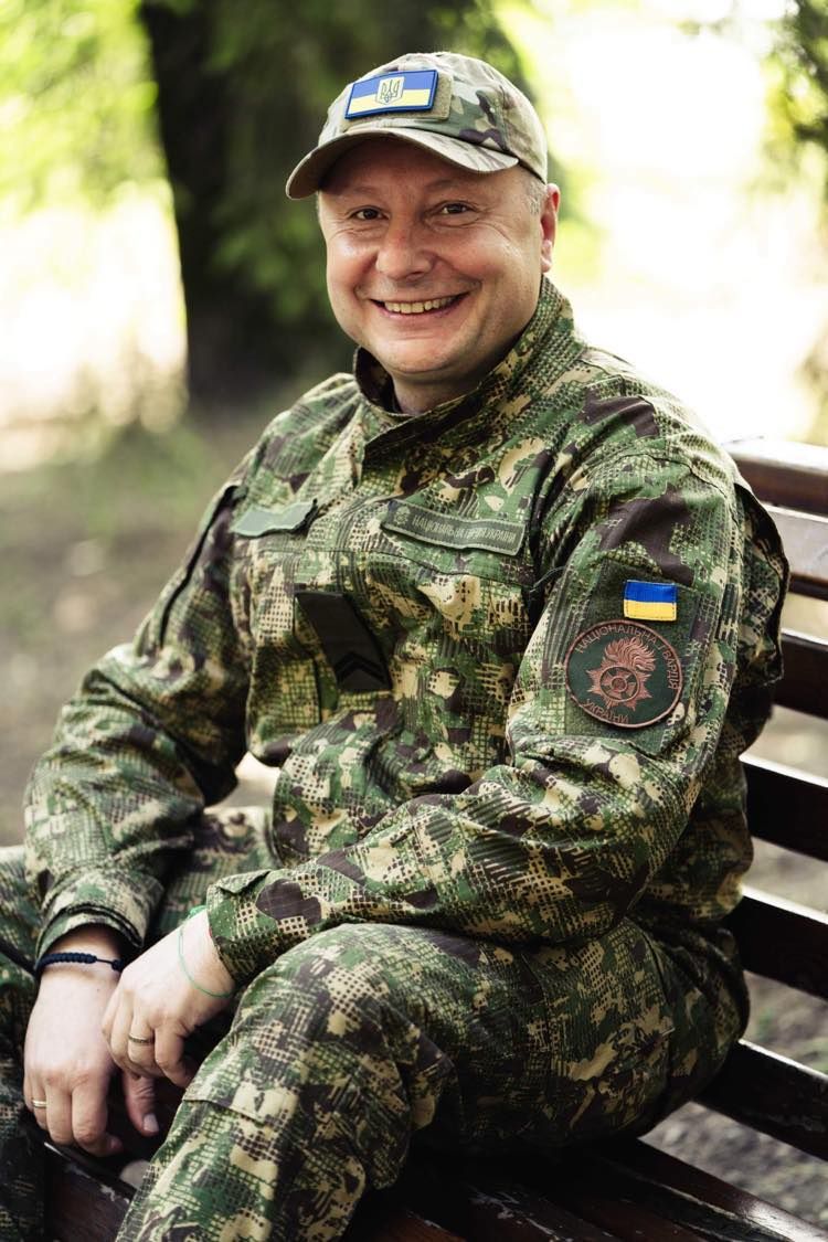 Сергій Позняк знову одягнув  військову форму.