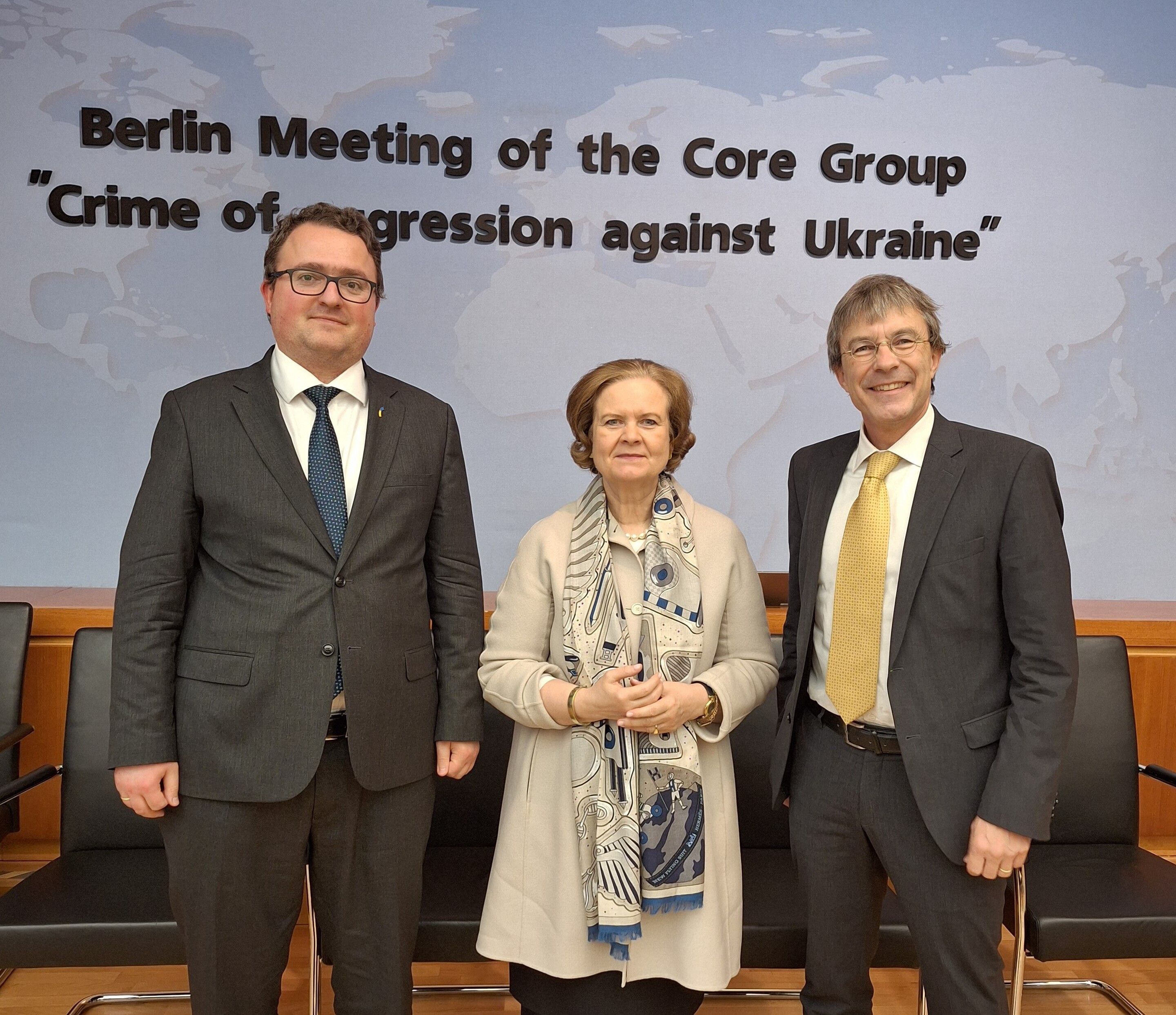 Швейцарію на зустрічі в Берліні представляв посол, голова Управління міжнародного громадського права Франц Перрес.