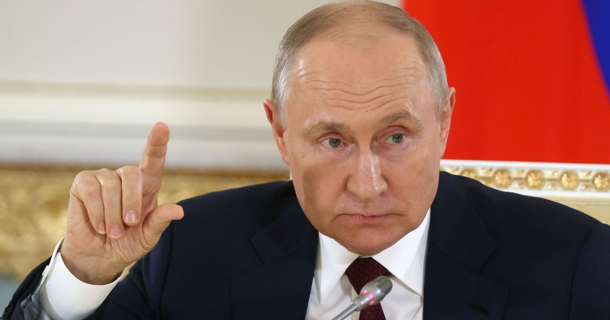 Президент росії володимир путін підтвердив висунення на новий термін. Це сталося на церемонії вручення державних нагород у Кремлі 8 грудня.
