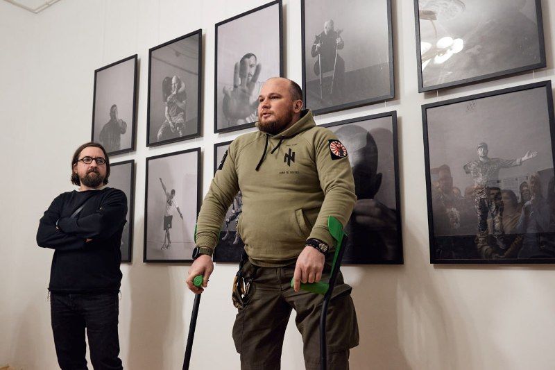 У Черкасах завдяки виставці фото захисників залучили для Сил оборони понад 3 мільйони