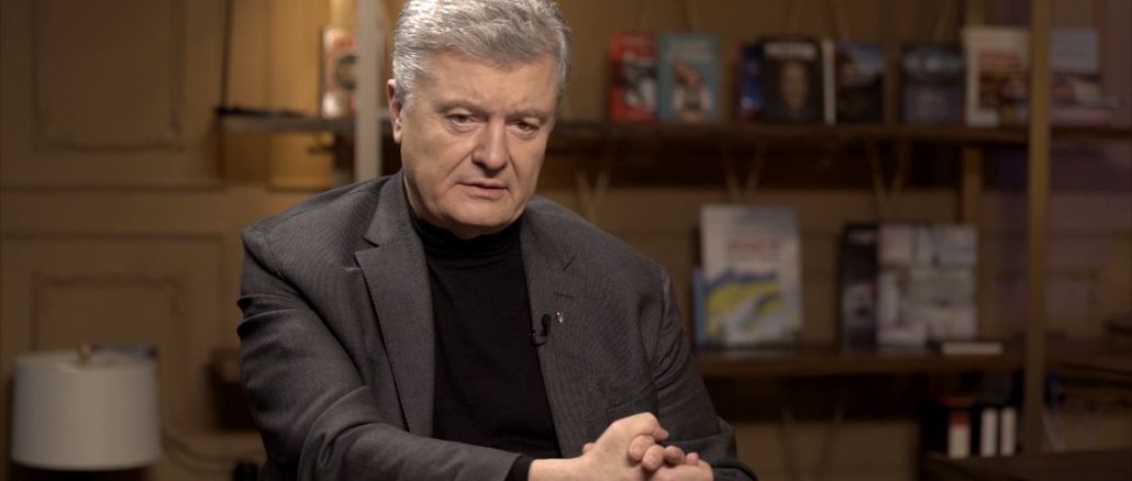 Петро Порошенко під час підсумкового інтервʼю.