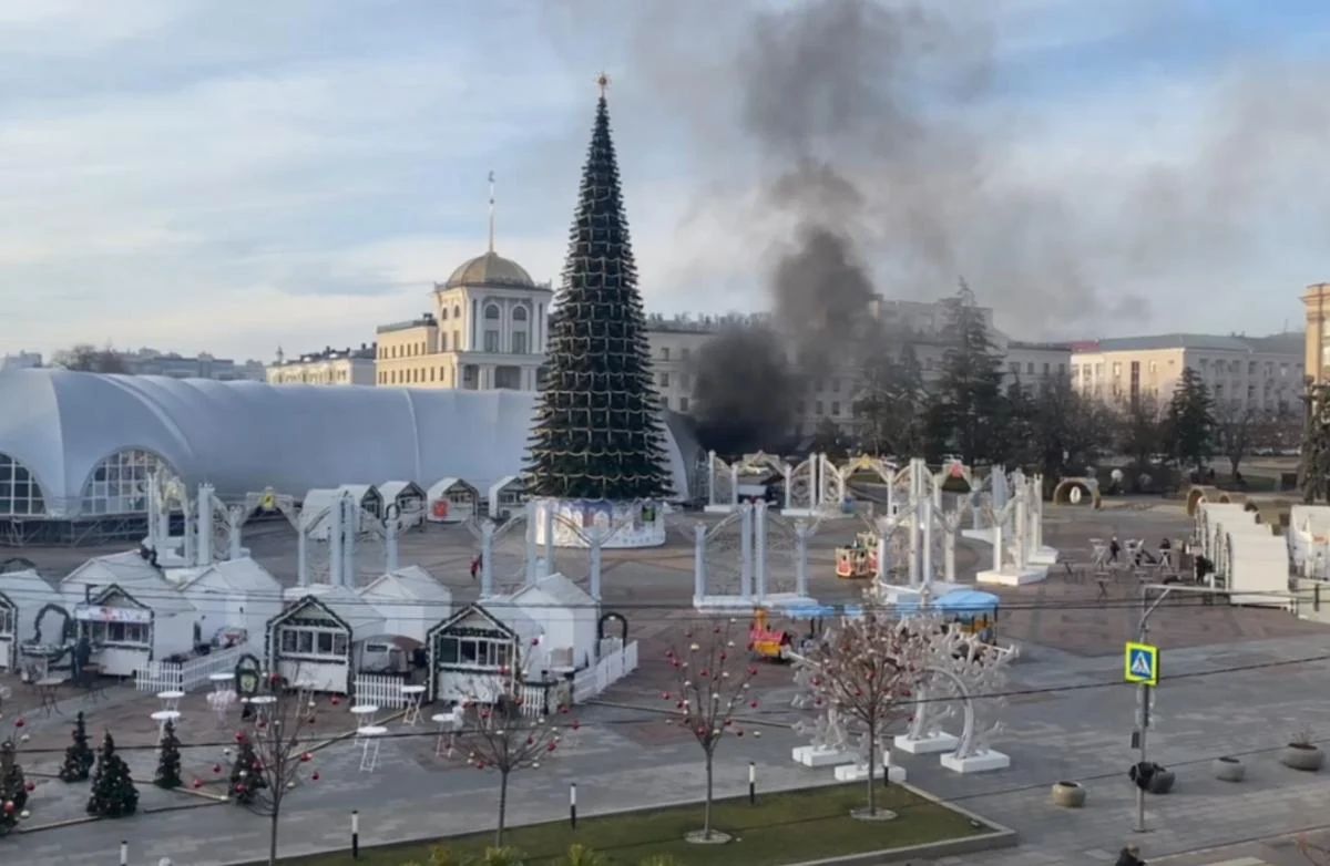 «Бавовна» у Бєлгороді: в центрі міста горять авто