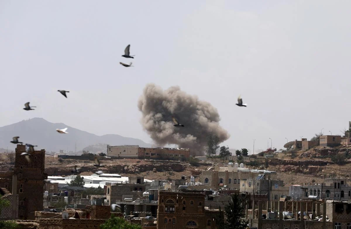Терпець урвався: Британія та США завдали масовані авіаудари по базах хуситів у Ємені
