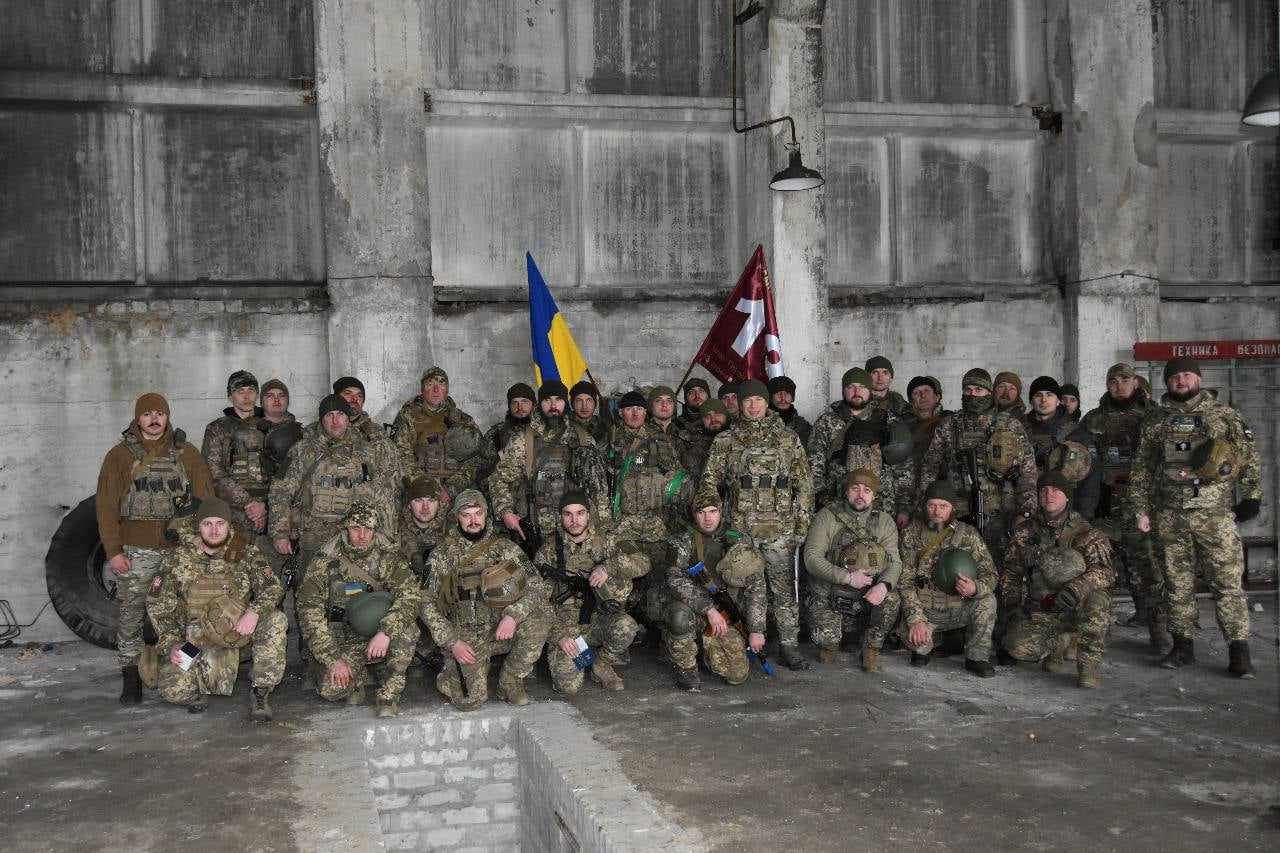 Командувач Сухопутних військ ЗСУ генерал-полковник Олександр Сирський відвідав українських захисників на передовій.