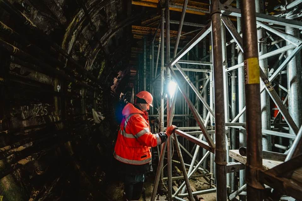 Відновлення перегінного тунелю між станціями київського метро “Деміївська” та “Либідська”.