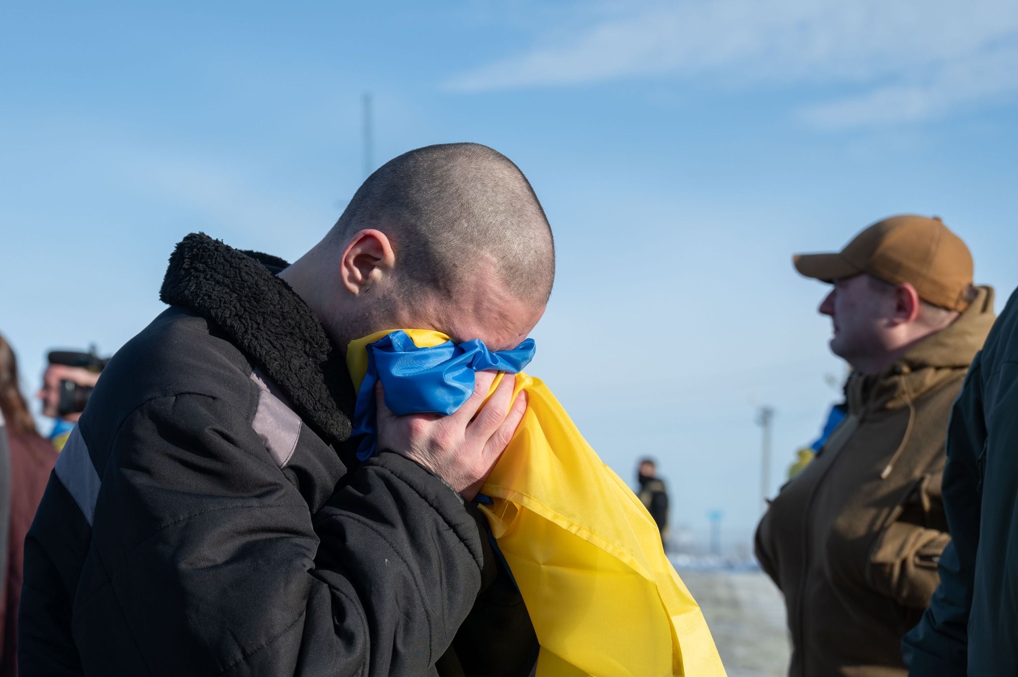 Відбувся 50-й обмін полоненими: Україна повернула ще 207 захисників, відео