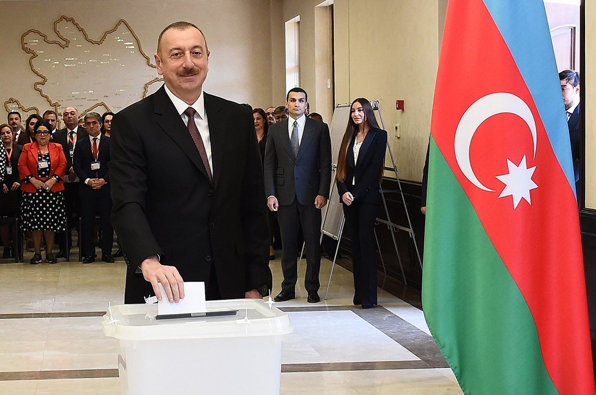 Азербайджан «колотить»: Алієв уп'яте стає президентом, опозиція «бунтує»