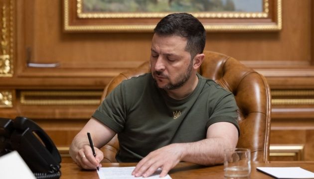 Зеленський призначив нових командувачів ЗСУ