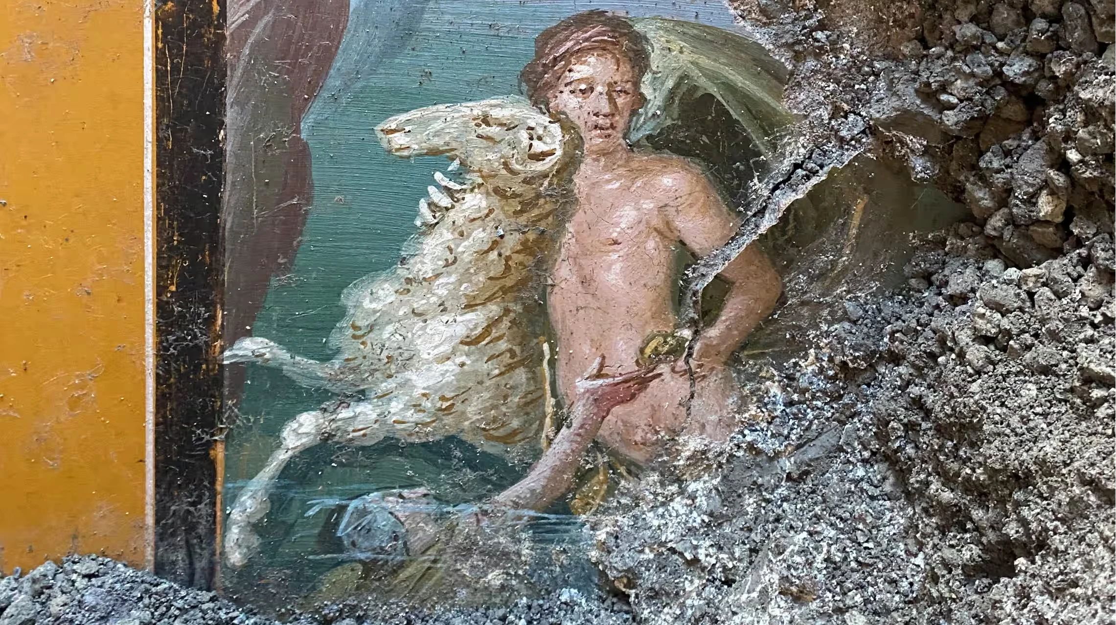 Помпеї знову вразили: археологи знайшли фреску із зображенням міфологічної сцени