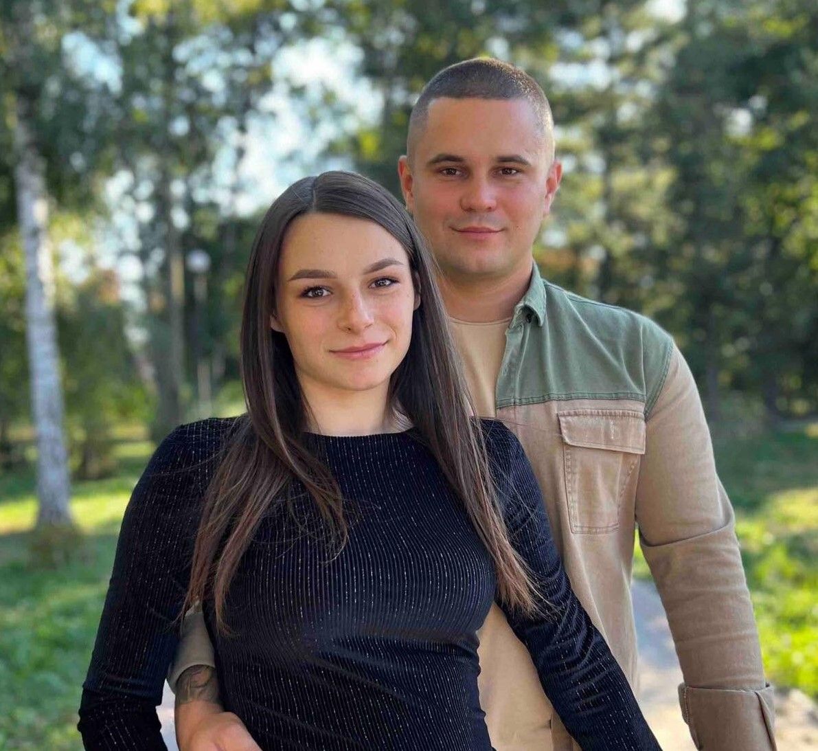Подружжя відеоблогерів Анна та Ігор Шпигунови.