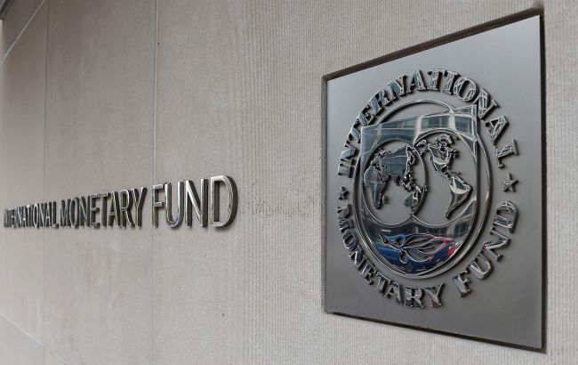 Обговорять ризики для економіки України: команда МВФ приїхала до Києва