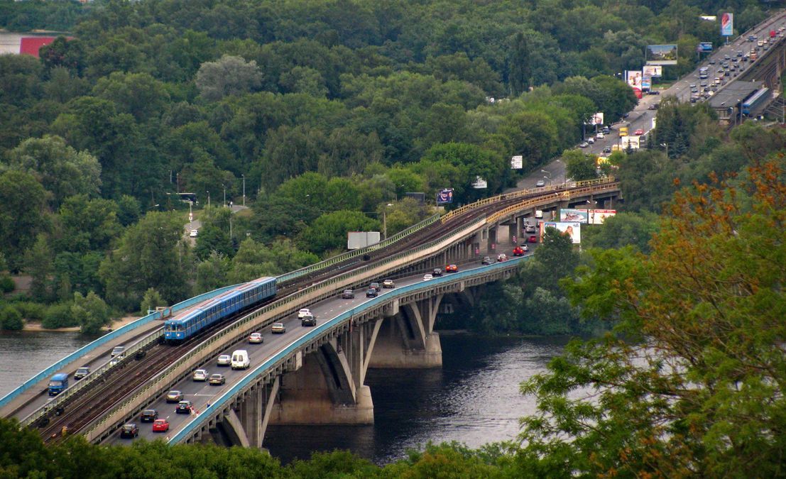 Київавтодор планує реконтрукцію моста Метро за 2 мільярди