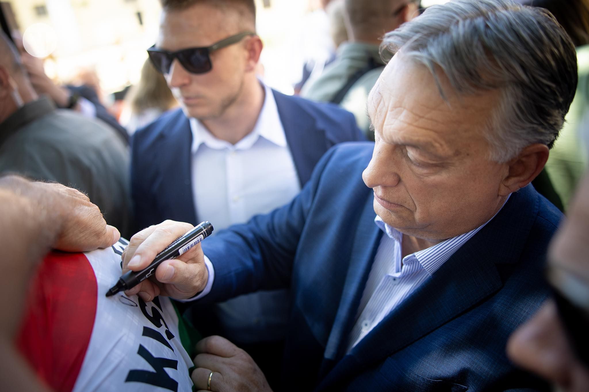 Орбан звично маніпулює і плутає агресора із жертвою.