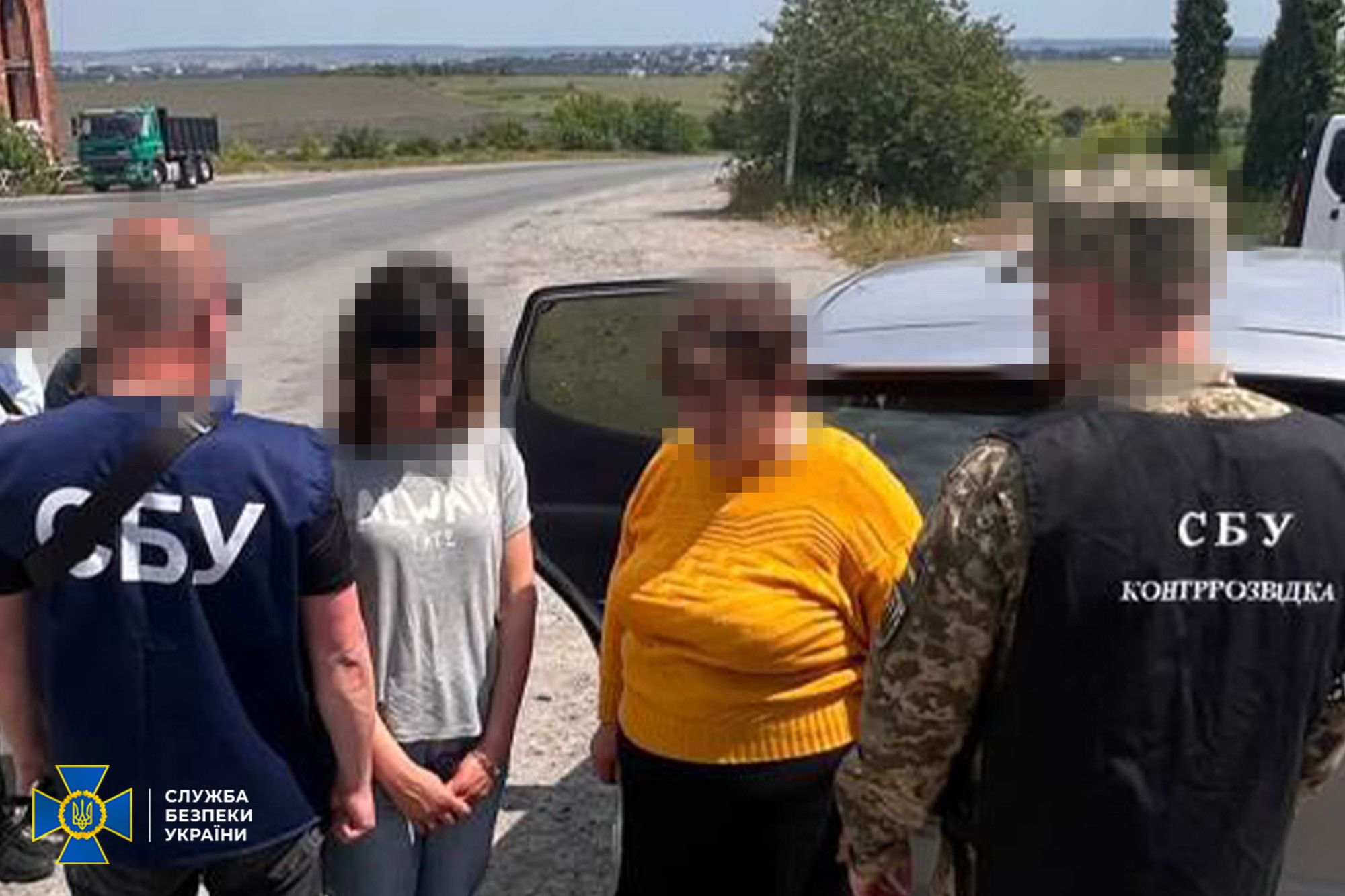 «Зливали» фсб рф дані про українських військових – на Хмельниччині викрито депутатку, її сина і доньку.