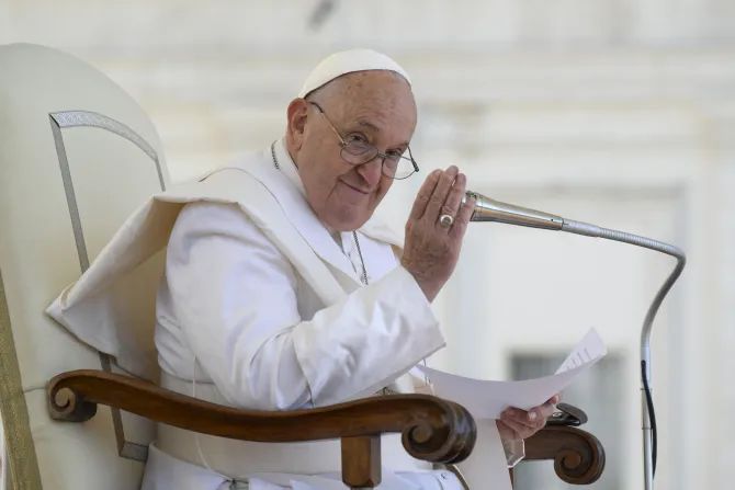 «Люди засинають»: Папа закликав священиків-католиків бути лаконічними на проповідях