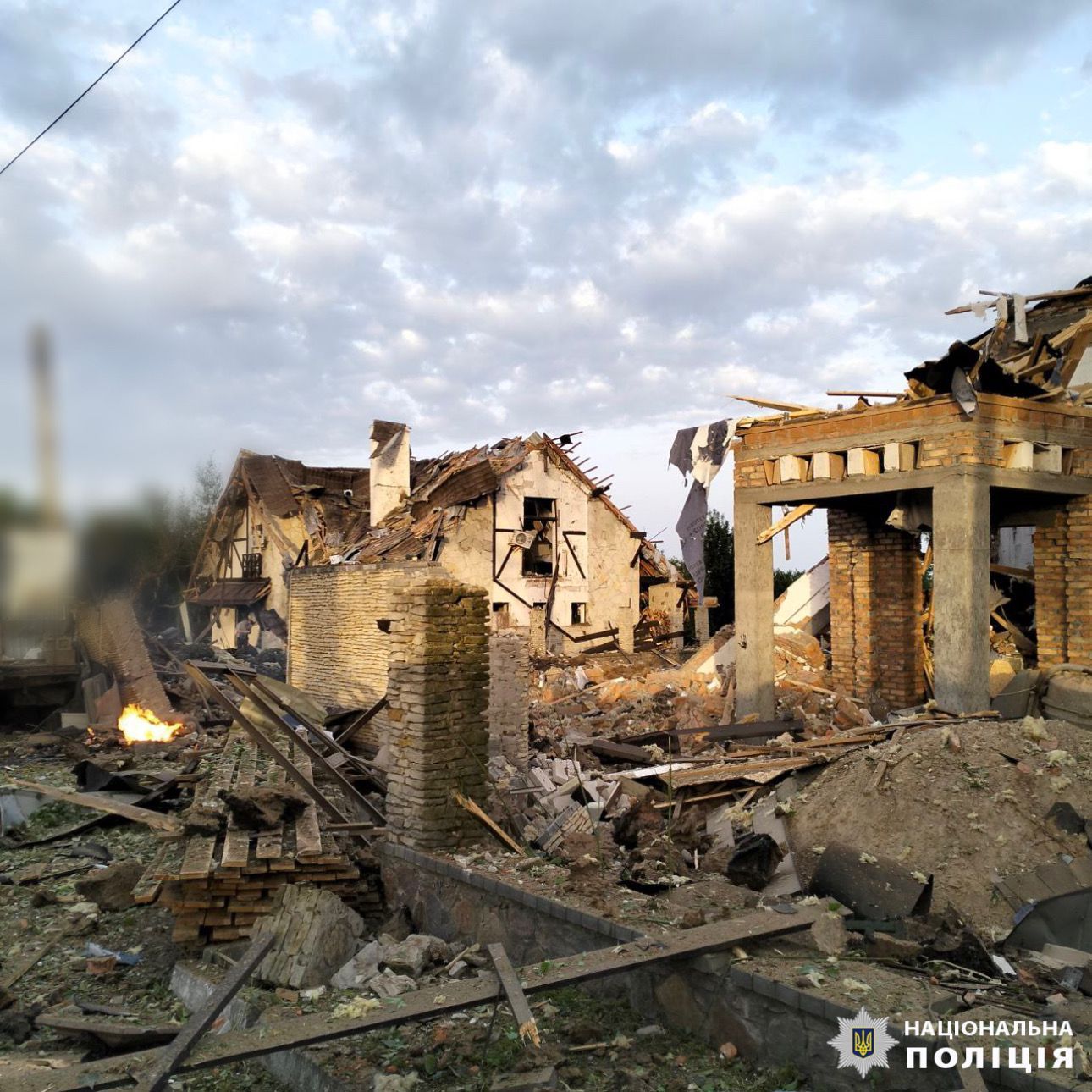 Атака Київщини: пошкоджено десятки будинків та авто, фото