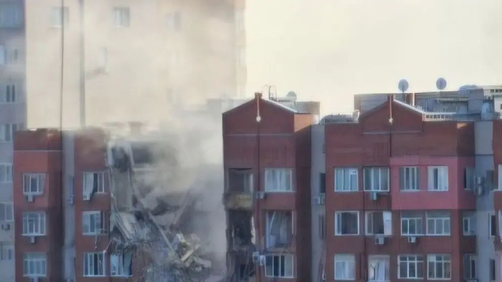 Удар по Дніпру: зруйновано чотири поверхи багатоповерхівки, 5 поранених
