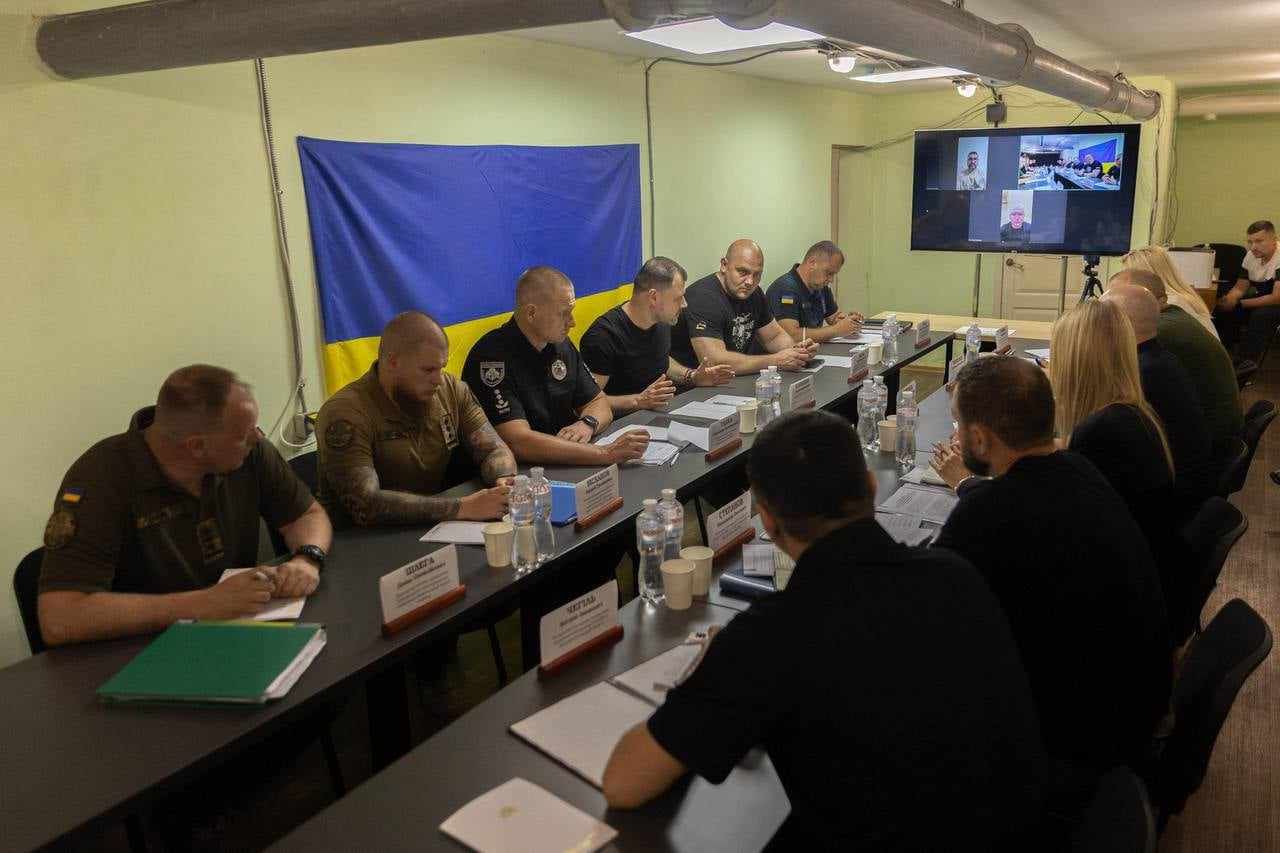 Під час робочої поїздки разом із головою ОВА Сергієм Лисаком провели нараду із керівниками органів та підрозділів системи МВС, місцевою владою та освітянами.