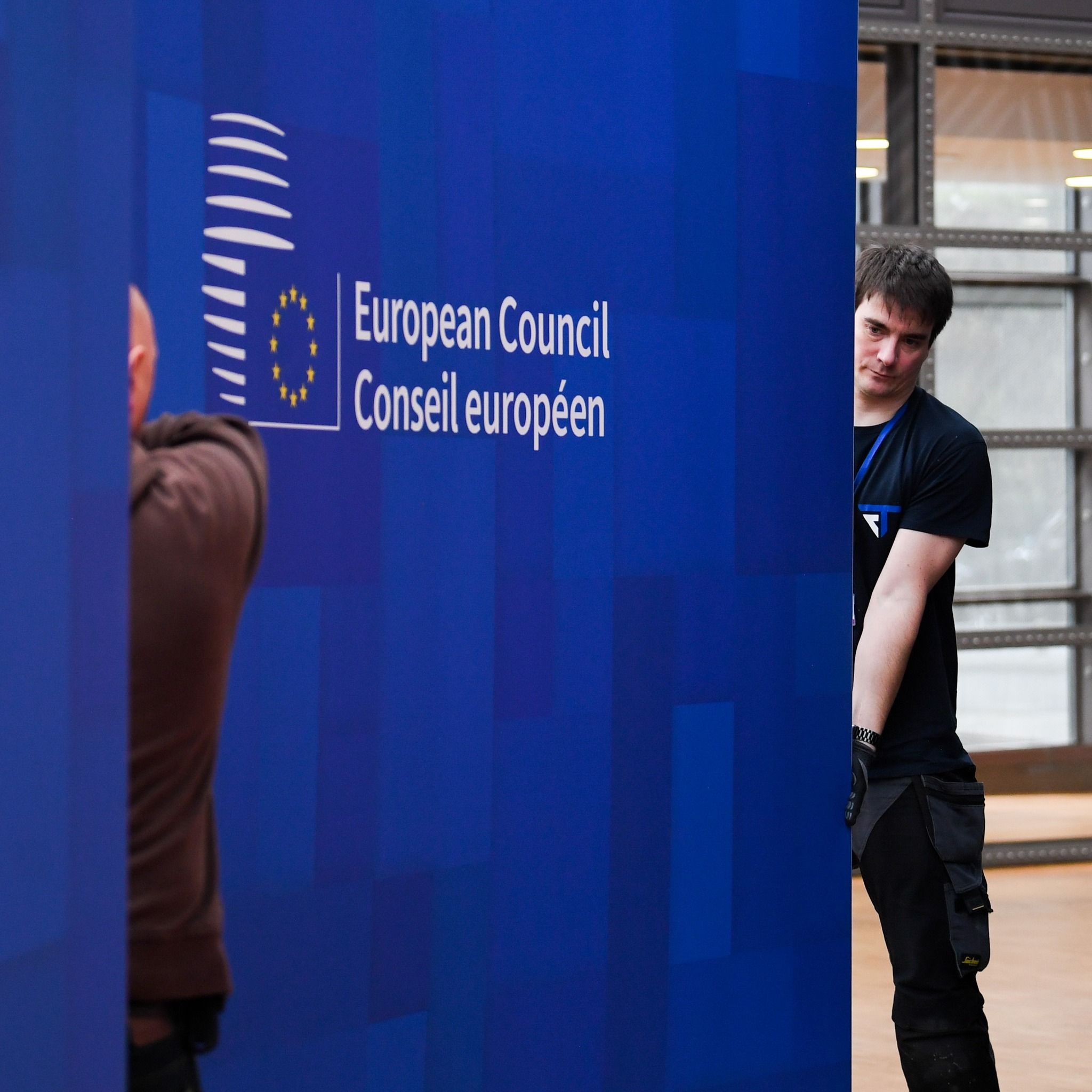 Рада ЄС продовжила економічні санкції проти рф на пів року