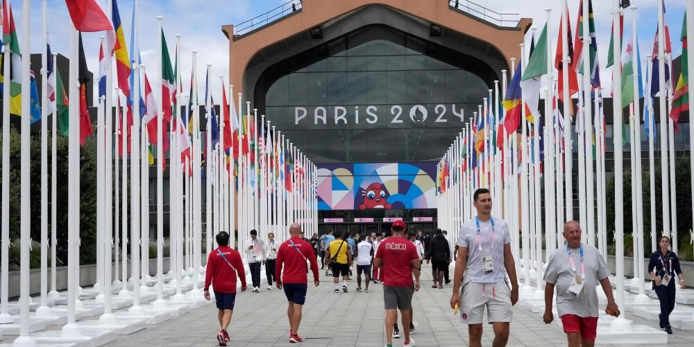 Макрон прагне «політичного перемир'я» у Франції на час Олімпіади