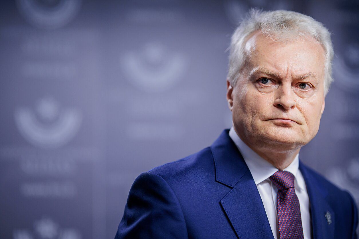 Науседа критикує Угорщину за спрощення видачі віз росіянам і білорусам