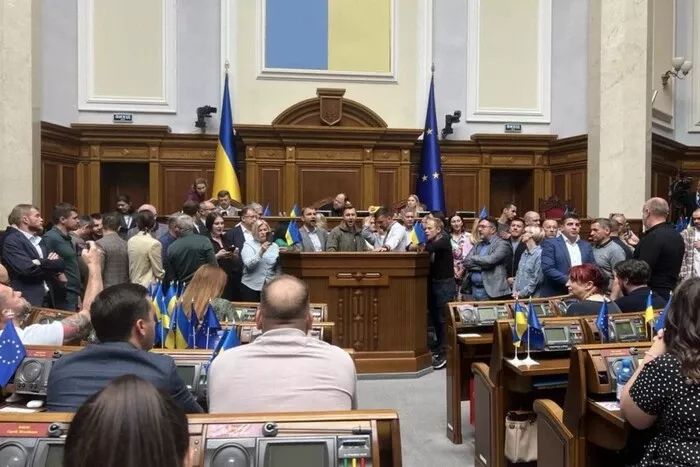 Парламент провалив голосування за постанову про дерусифікацію назв 333 населених пунктів.