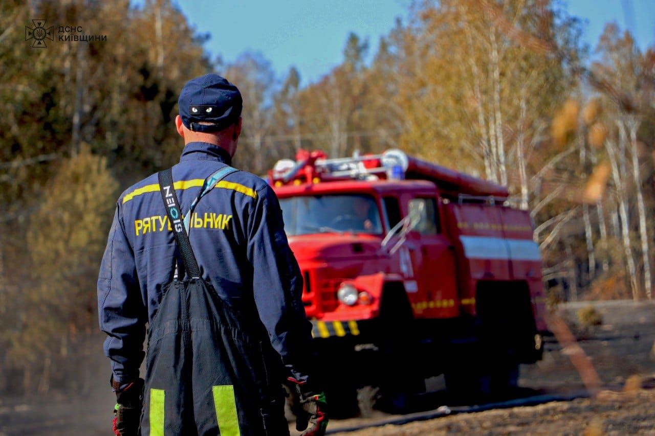 На Київщині триває ліквідація загорання торфу. Через це повітря у столиці забруднене.