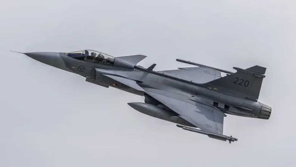 Винищувач Saab JAS-39 Gripen.