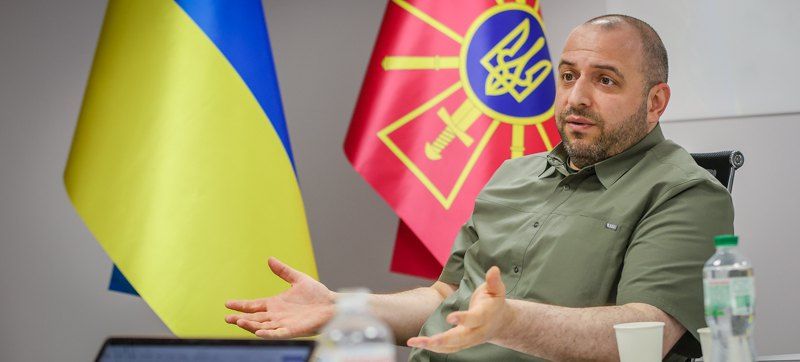 Рустем Умєров під час інтерв’ю.